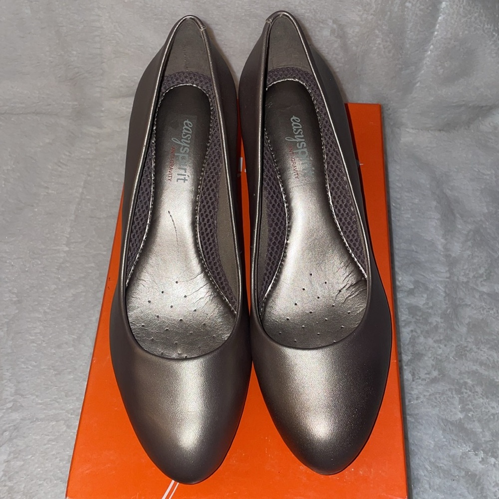 Easy Spirit Women's Esneoma Leather High Heel Pump - Picture 4 of 9